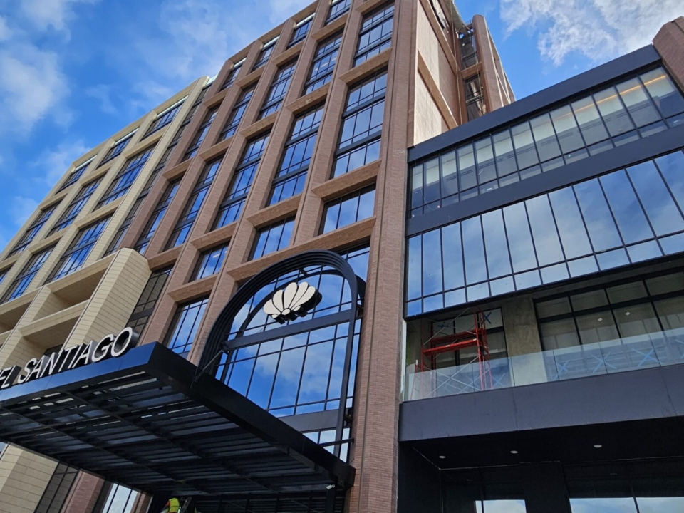 Hotel Curio 01
